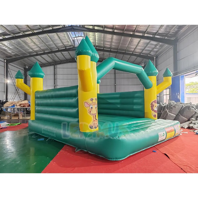 Château gonflable Jungle avec  - Commercial Printing House avis et prix
