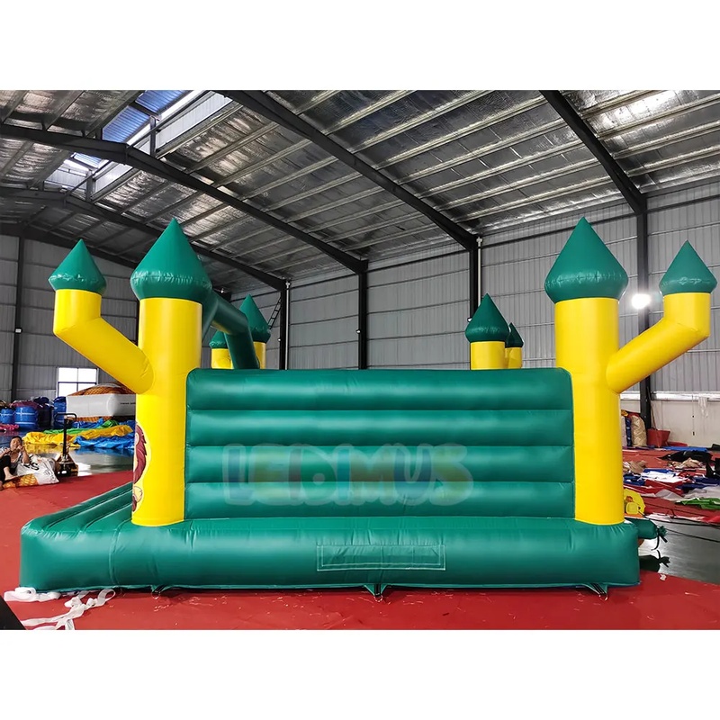 Château gonflable Jungle avec  - Commercial Printing House avis et prix